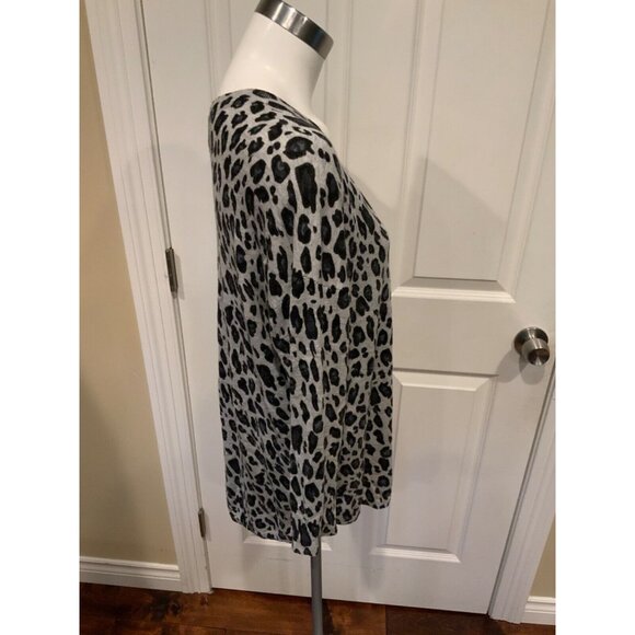 Joie Gray Thin Knit Leopard Print V-Neck Sweater, Size S - Picture 3 of 6